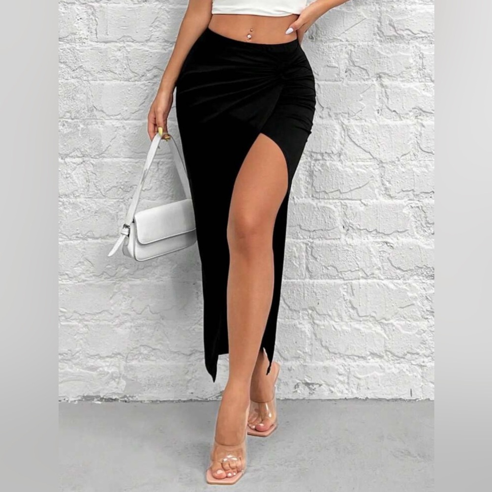 NWOT Elegant Black Women's Skirt with Slit